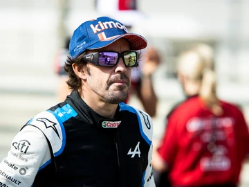 Fernando Alonso, en el 'paddock' Fernando Alonso, en el 'paddock'