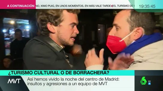 Agreden e insultan a un equipo de Más Vale Tarde durante la grabación de un reportaje en Madrid Agreden e insultan a un equipo de Más Vale Tarde durante la grabación de un reportaje en Madrid