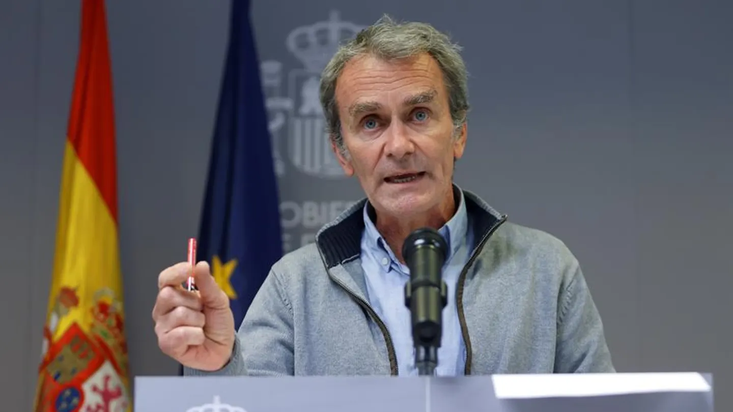 El director del Centro de Coordinación de Alertas y Emergencias Sanitarias (CCAES), Fernando Simón, durante la rueda de prensa . El director del Centro de Coordinación de Alertas y Emergencias Sanitarias (CCAES), Fernando Simón, durante la rueda de prensa .