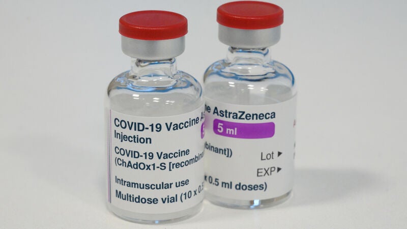 Identifican el origen de los trombos asociados a la vacuna de AstraZeneca