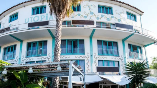 Los Mossos detienen a un hombre que se atrincheró en la habitación de un hotel Los Mossos detienen a un hombre que se atrincheró en la habitación de un hotel