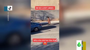 El desesperante vídeo viral de una conductora que llega a medir en pasos un aparcamiento tras numerosos intentos fallidos