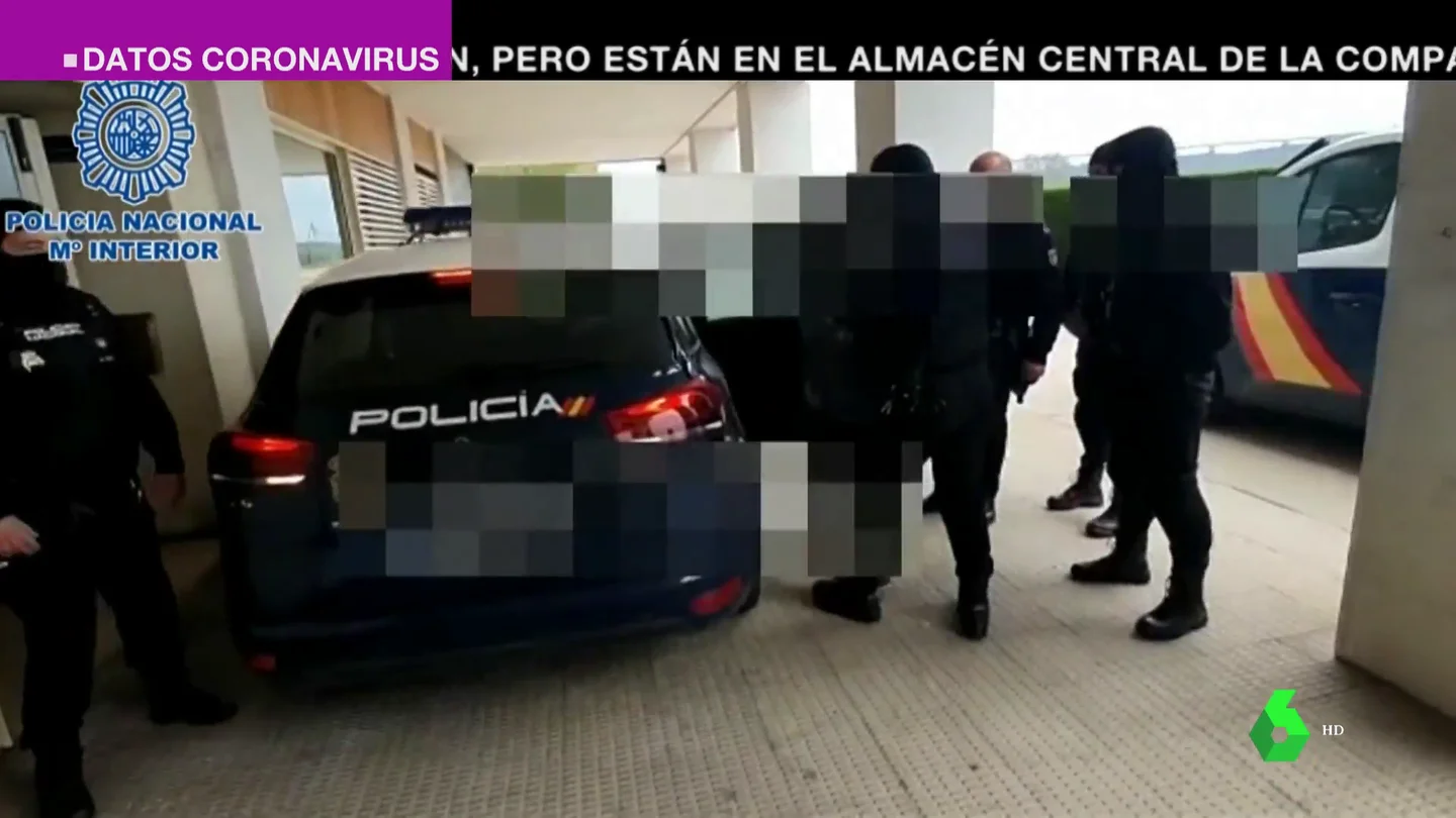 Apaleado hasta la muerte por un cigarro: así fue la brutal agresión a un joven repartidor de 34 años elegido "al azar" Apaleado hasta la muerte por un cigarro: así fue la brutal agresión a un joven repartidor de 34 años elegido "al azar"