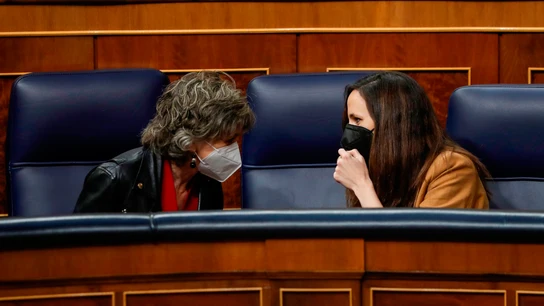 La ministra de Derechos Sociales y Agenda 2030, Ione Belarra, conversa con la diputada socialista María Luisa Carcedo, impulsora de la ley La ministra de Derechos Sociales y Agenda 2030, Ione Belarra, conversa con la diputada socialista María Luisa Carcedo, impulsora de la ley