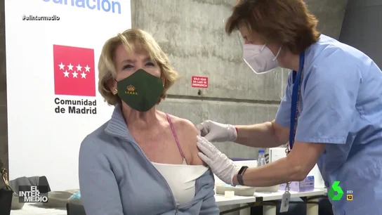 Vídeo manipulado - La inesperada reacción de Esperanza Aguirre al vacunarse: "¡Me quemo!" Vídeo manipulado - La inesperada reacción de Esperanza Aguirre al vacunarse: "¡Me quemo!"