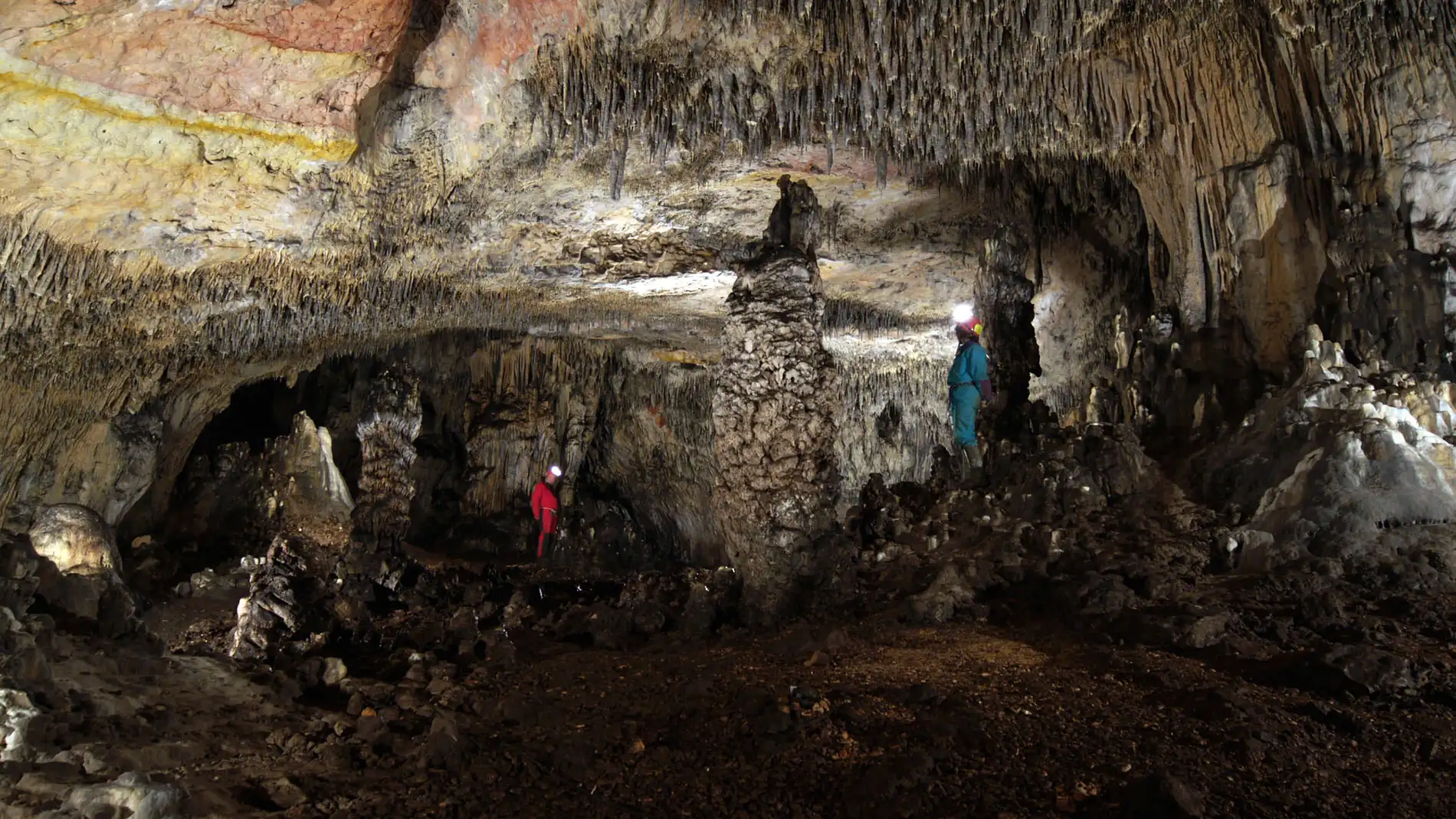 Interior de la Cueva de las Estatuas