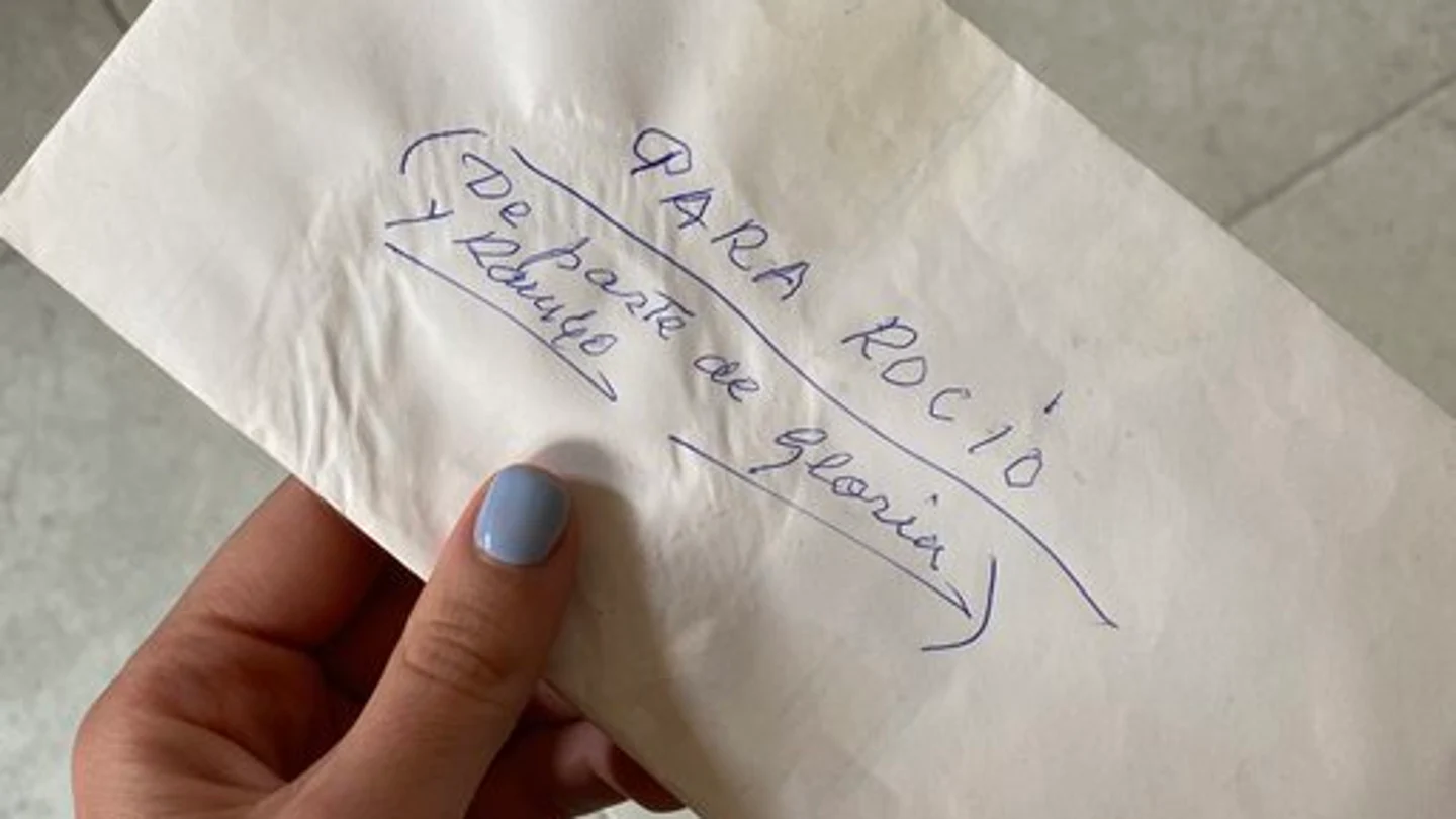 La carta viral de una mujer de 84 años a su vecina para solucionar un problema de Whatsapp que no le deja enviar una foto de su perro La carta viral de una mujer de 84 años a su vecina para solucionar un problema de Whatsapp que no le deja enviar una foto de su perro
