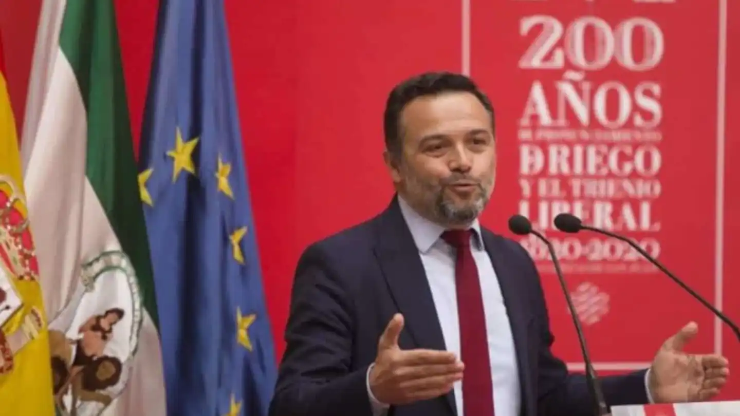 "Adiestrar y formar minusválidos psíquicos": la desafortunada redacción de unas bases por el Ayuntamiento de Las Cabezas de San Juan "Adiestrar y formar minusválidos psíquicos": la desafortunada redacción de unas bases por el Ayuntamiento de Las Cabezas de San Juan