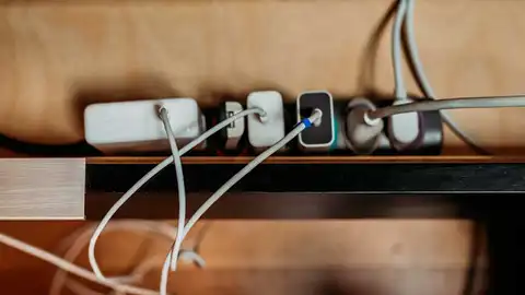 No usar su cargador o que este en mal estado puede contribuir al sobrecalentamiento No usar su cargador o que este en mal estado puede contribuir al sobrecalentamiento