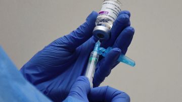 Vacuna de AstraZeneca (archivo)