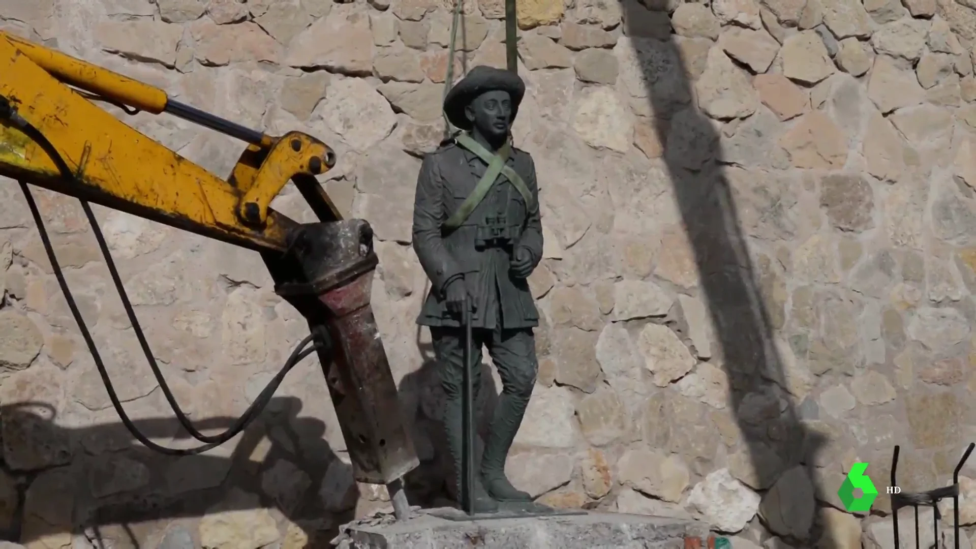 ESTATUA FRANCO