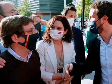 José Luis Martínez-Almeida, Isabel Díaz Ayuso y Pablo Casado, en el arranque de la campaña del 4M en Madrid