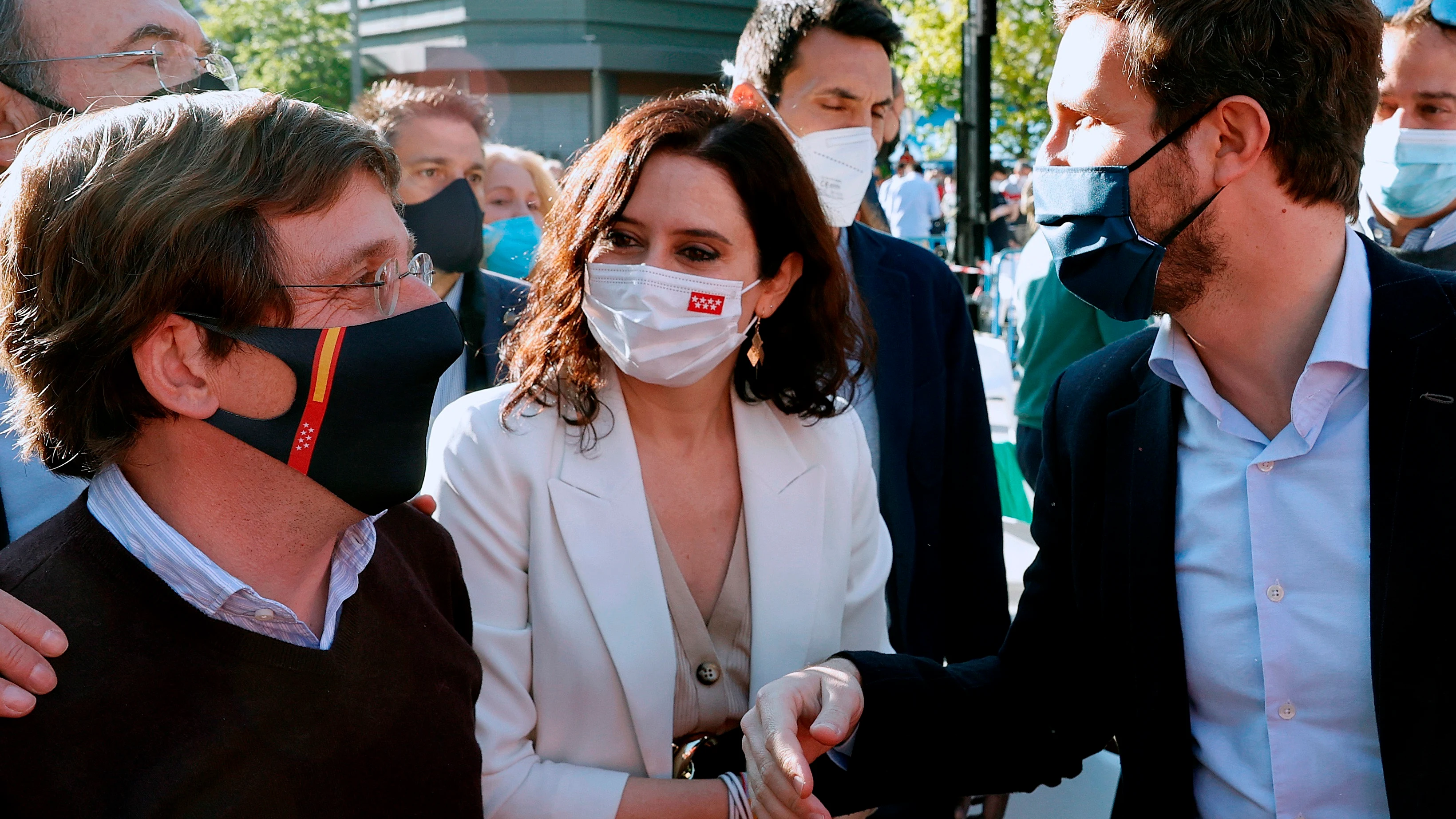 José Luis Martínez-Almeida, Isabel Díaz Ayuso y Pablo Casado, en el arranque de la campaña del 4M en Madrid