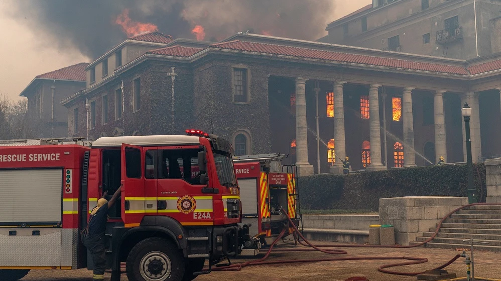 Imagen del incendio en la Universidad de Ciudad del Cabo