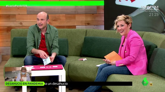 El especial regalo de cumpleaños del mago Jandro a Cristina Pardo El especial regalo de cumpleaños del mago Jandro a Cristina Pardo