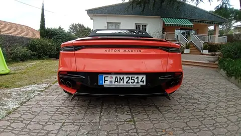 Aston Martin DBS Superleggera Volante Aston Martin DBS Superleggera Volante