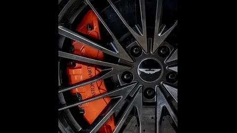 Aston Martin DBS Superleggera Volante Aston Martin DBS Superleggera Volante