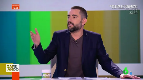 La decepción de Dani Mateo en directo al descubrir que Quique Peinado le había mentido: "¡Tú eres imbécil!" La decepción de Dani Mateo en directo al descubrir que Quique Peinado le había mentido: "¡Tú eres imbécil!"