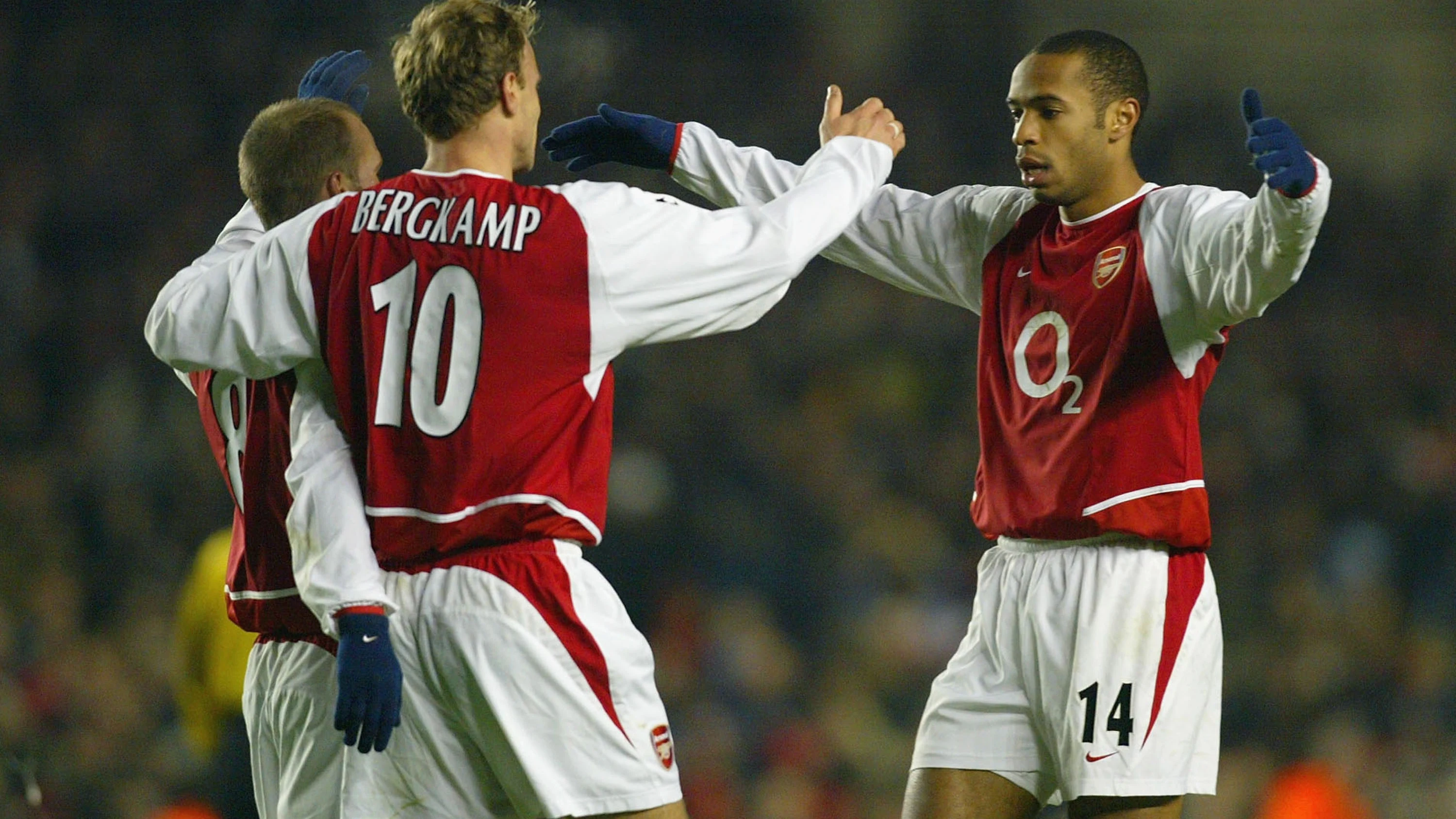 Thierry Henry y Dennis Bergkamp en el Arsenal de 'Los Invencibles'