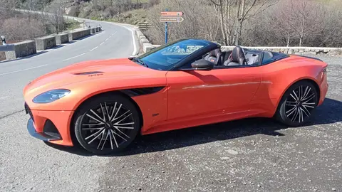 Aston Martin DBS Volante Superleggera Aston Martin DBS Volante Superleggera