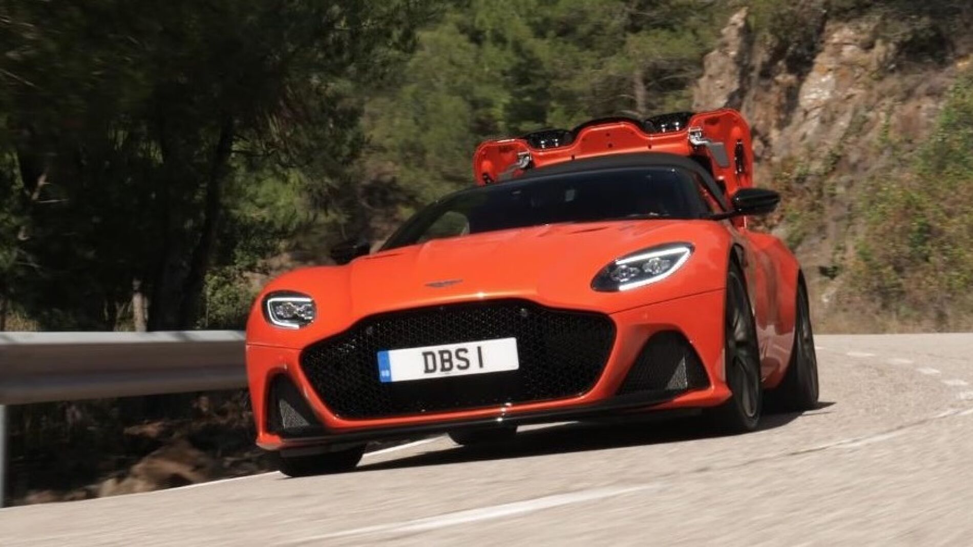 Aston Martin DBS Volante Superleggera