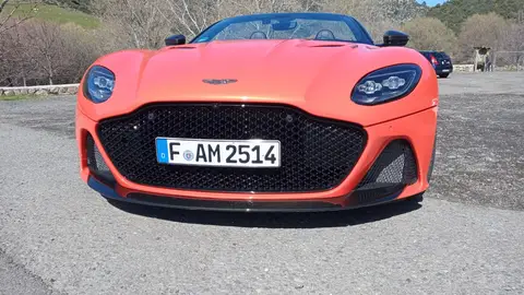 Aston Martin DBS Volante Superleggera Aston Martin DBS Volante Superleggera