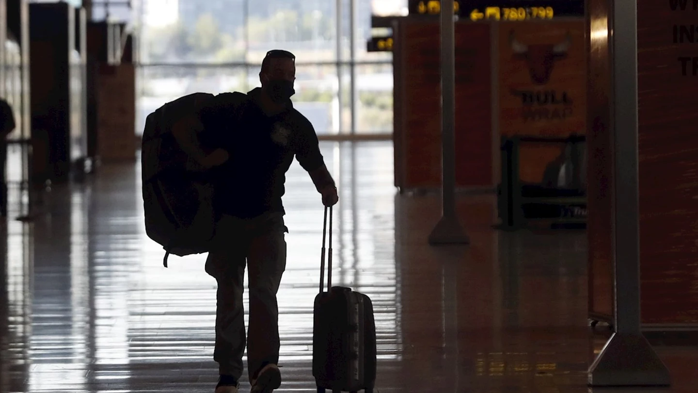 Zona de llegadas de la Terminal 4 del Aeropuerto de Madrid-Barajas Adolfo Suárez Zona de llegadas de la Terminal 4 del Aeropuerto de Madrid-Barajas Adolfo Suárez