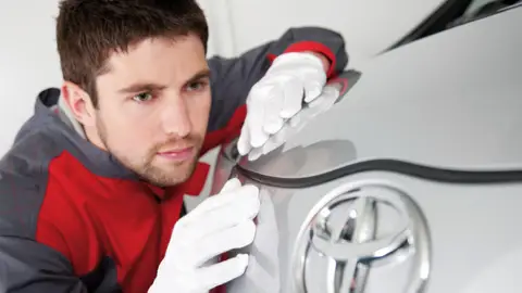 Toyota Un años más de protección con la correspondiente revisión