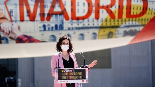 Ayuso, durante el acto de presentación de un avión de Iberia Ayuso, durante el acto de presentación de un avión de Iberia
