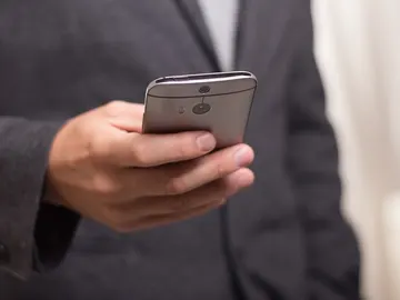 Navegar por internet a través del móvil Navegar por internet a través del móvil