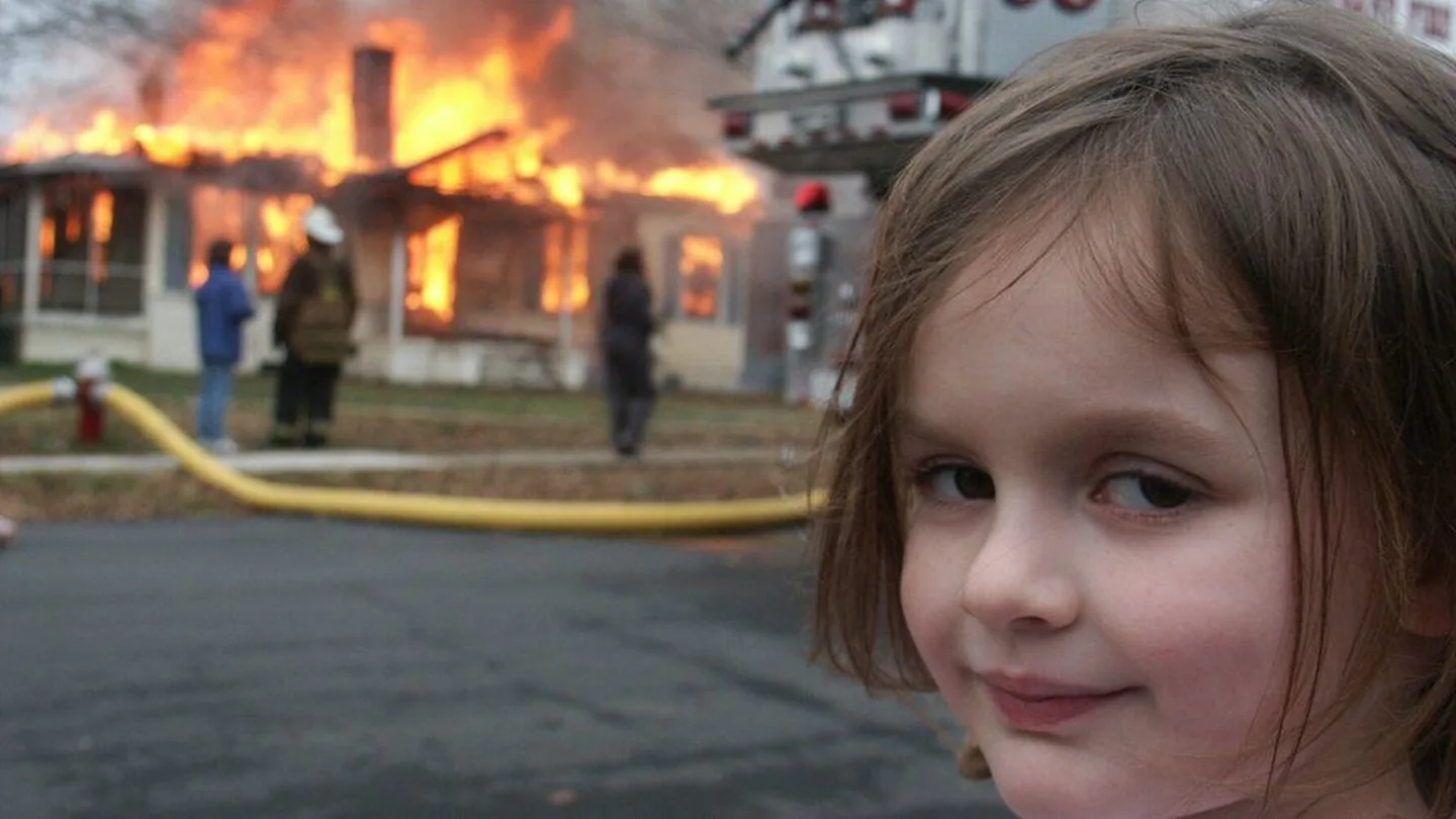 La foto que originó el meme de 'Disaster Girl' La foto que originó el meme de 'Disaster Girl'