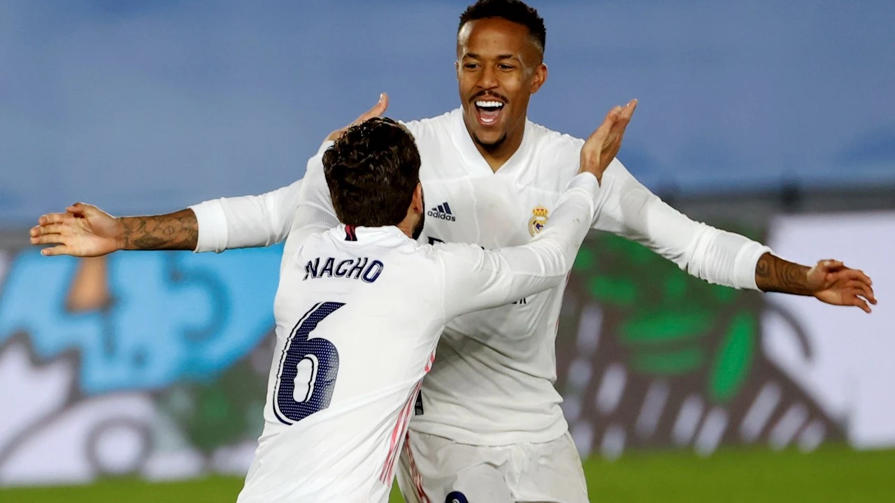 Militao celebra un gol con Nacho