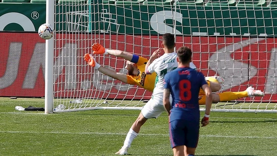 Fidel falla un penalti ante el Atlético Fidel falla un penalti ante el Atlético