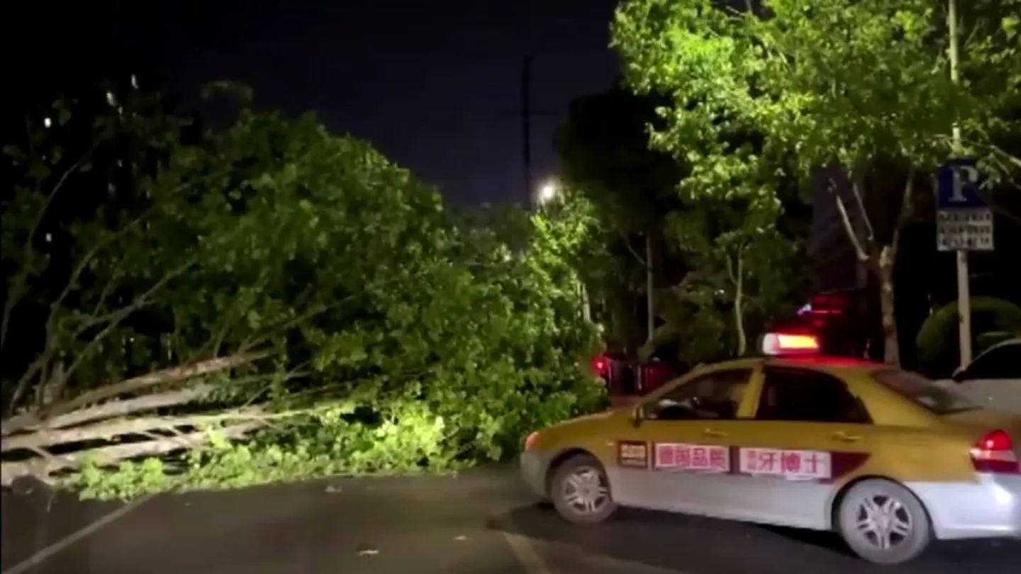 Al menos 11 muertos y 66 heridos por fuertes tormentas en el este de China Al menos 11 muertos y 66 heridos por fuertes tormentas en el este de China