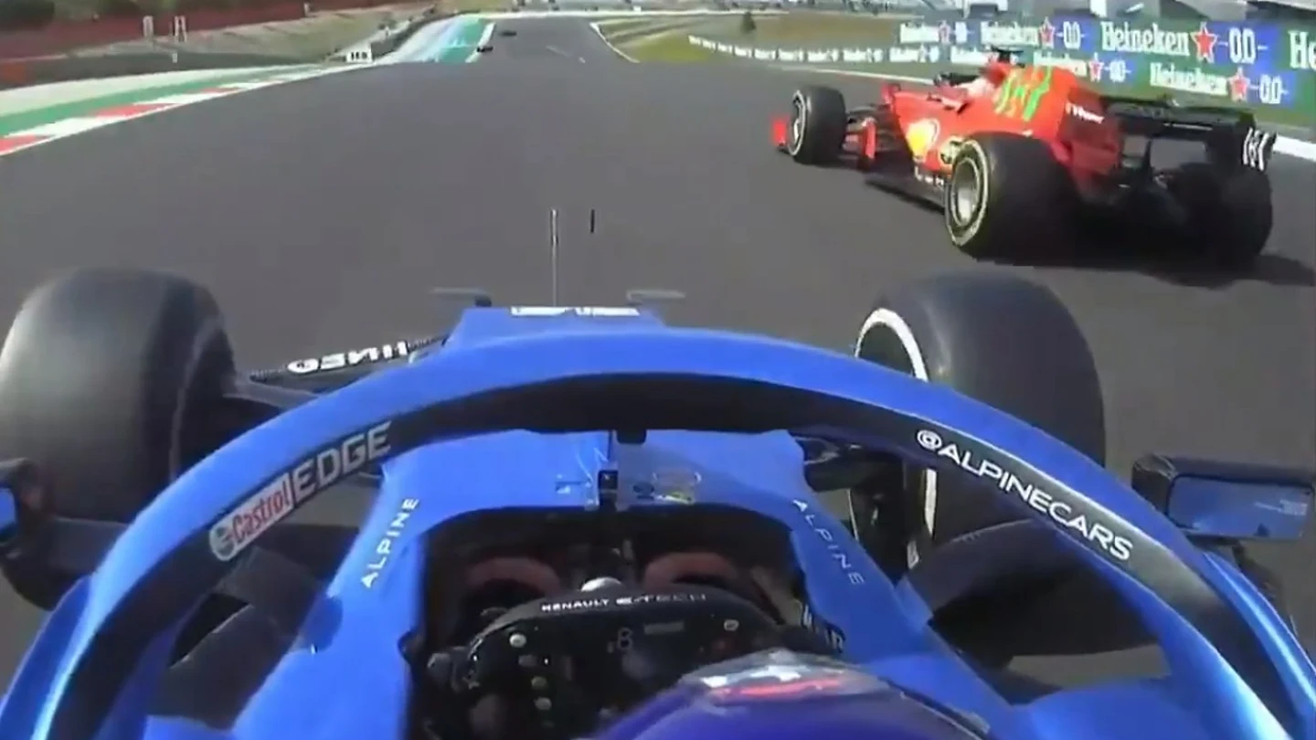 Fernando Alonso adelanta a Carlos Sainz Fernando Alonso adelanta a Carlos Sainz