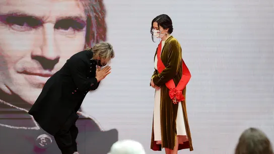 Nacho Cano devuelve a Ayuso la medalla de la cultura el pasado 2 de mayo Nacho Cano devuelve a Ayuso la medalla de la cultura el pasado 2 de mayo