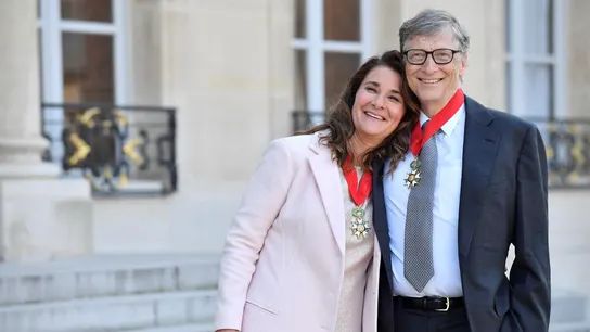 Bill y Melinda Gates se divorcian tras 27 años de matrimonio Bill y Melinda Gates se divorcian tras 27 años de matrimonio