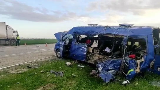 Furgoneta en la que viajaban las cinco jugadoras fallecidas en un accidente Furgoneta en la que viajaban las cinco jugadoras fallecidas en un accidente