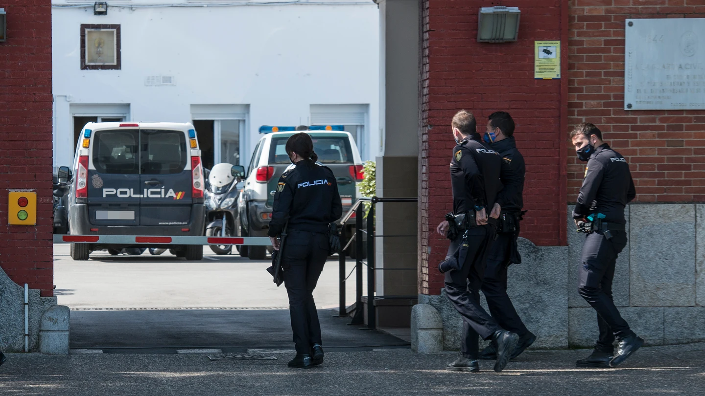 Da comienzo la vacunación de Policía Nacional y Guardia Civil en Cataluña Da comienzo la vacunación de Policía Nacional y Guardia Civil en Cataluña