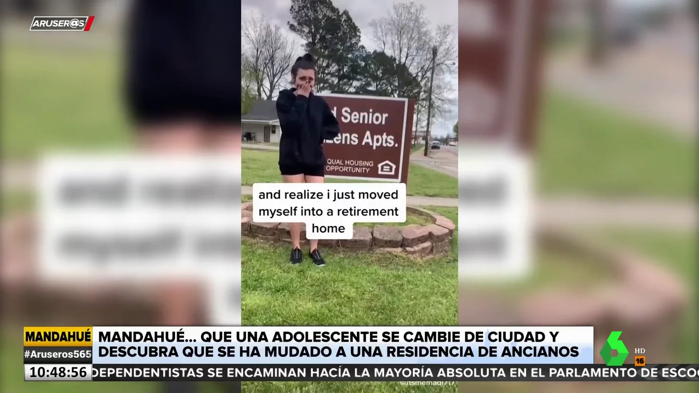 Una adolescente se muda y descubre que ha alquilado un apartamento en una residencia de ancianos Una adolescente se muda y descubre que ha alquilado un apartamento en una residencia de ancianos