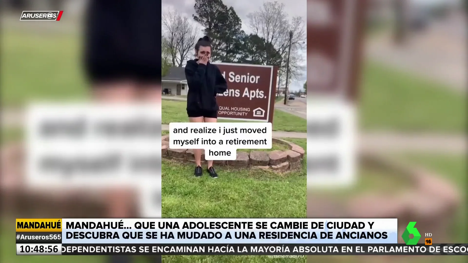 Una adolescente se muda y descubre que ha alquilado un apartamento en una residencia de ancianos