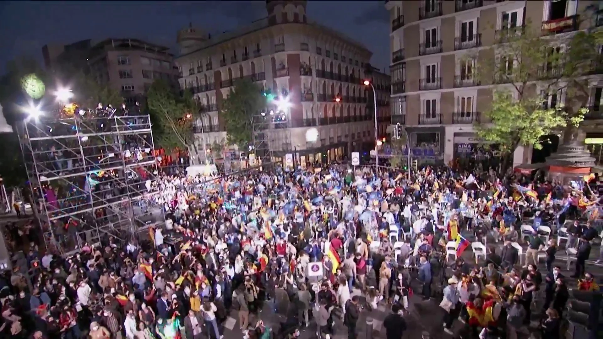 Ambiente en la sede de Génova durante las elecciones 4M