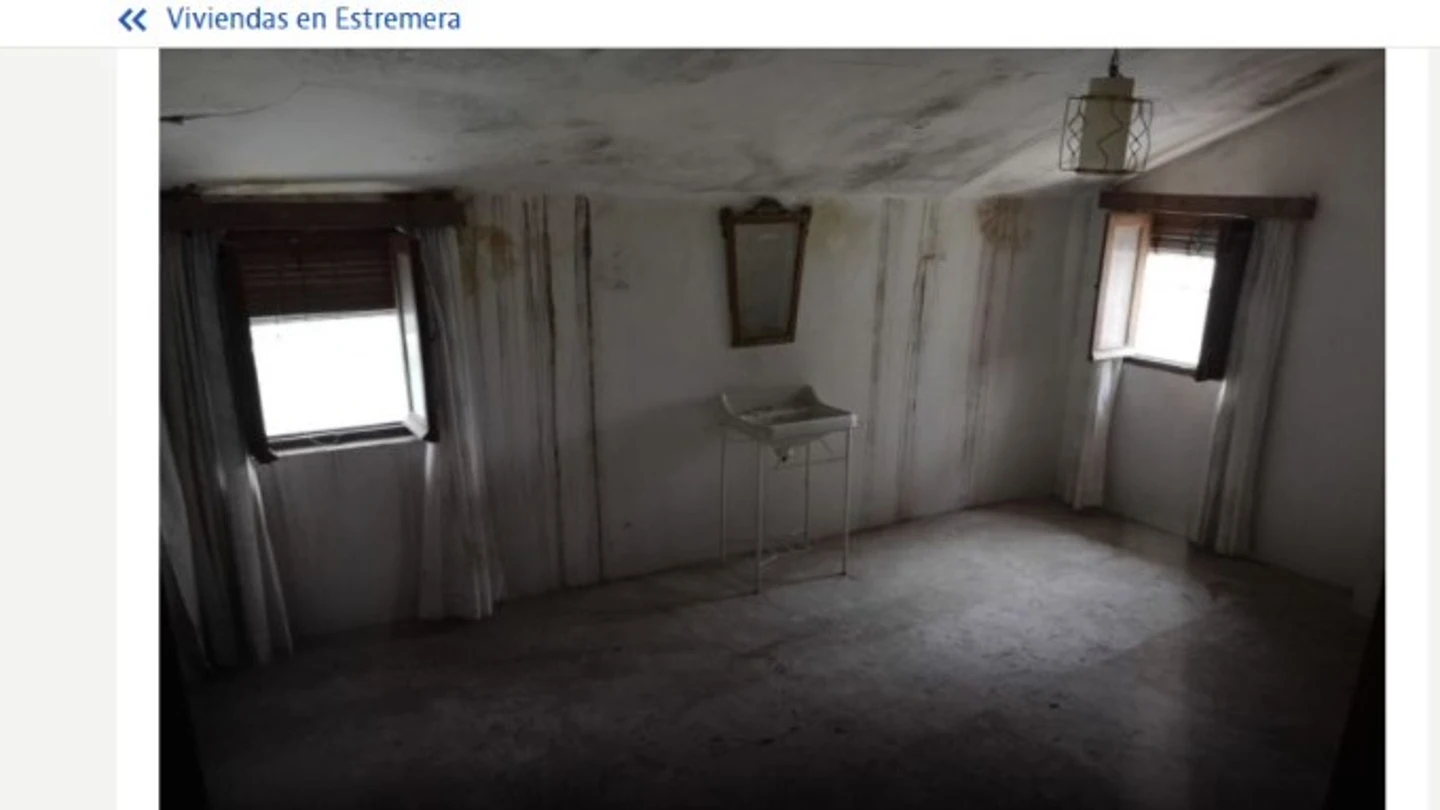 El lúgubre chalet por 150 euros al mes en la Comunidad de Madrid que aterroriza a las redes sociales El lúgubre chalet por 150 euros al mes en la Comunidad de Madrid que aterroriza a las redes sociales