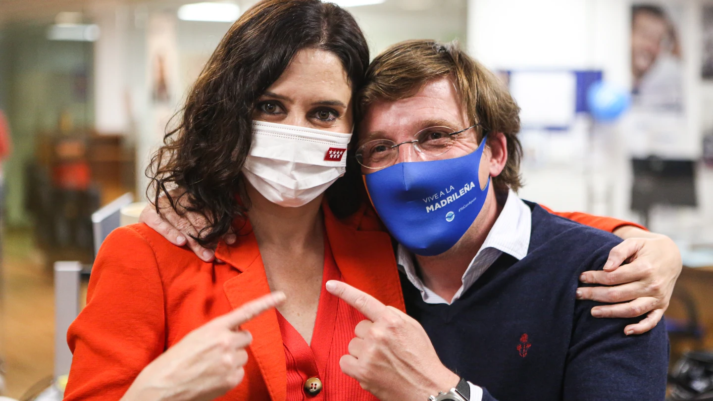 Isabel Díaz Ayuso junto a Almeida Isabel Díaz Ayuso junto a Almeida
