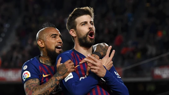 Arturo Vidal y Gerard Piqué Arturo Vidal y Gerard Piqué