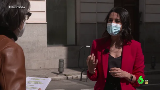 La confesión de Inés Arrimadas a Thais Villas: "Si esa chaqueta hablara, tendría unos cuantos problemas" La confesión de Inés Arrimadas a Thais Villas: "Si esa chaqueta hablara, tendría unos cuantos problemas"