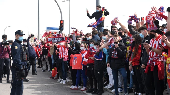 Recibimiento al autobús del Atlético de Madrid en el Wanda Metropolitano Recibimiento al autobús del Atlético de Madrid en el Wanda Metropolitano
