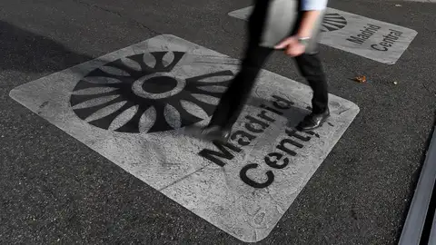 Vista de una señal que marca la entrada a Madrid Central Vista de una señal que marca la entrada a Madrid Central