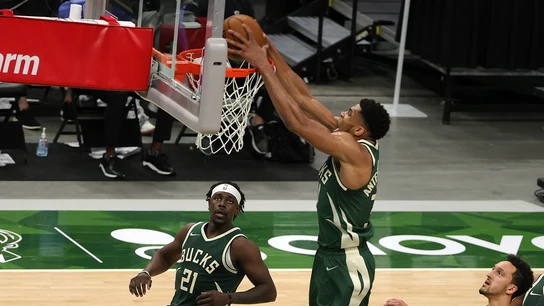 Giannis Antetokounmpo Giannis Antetokounmpo