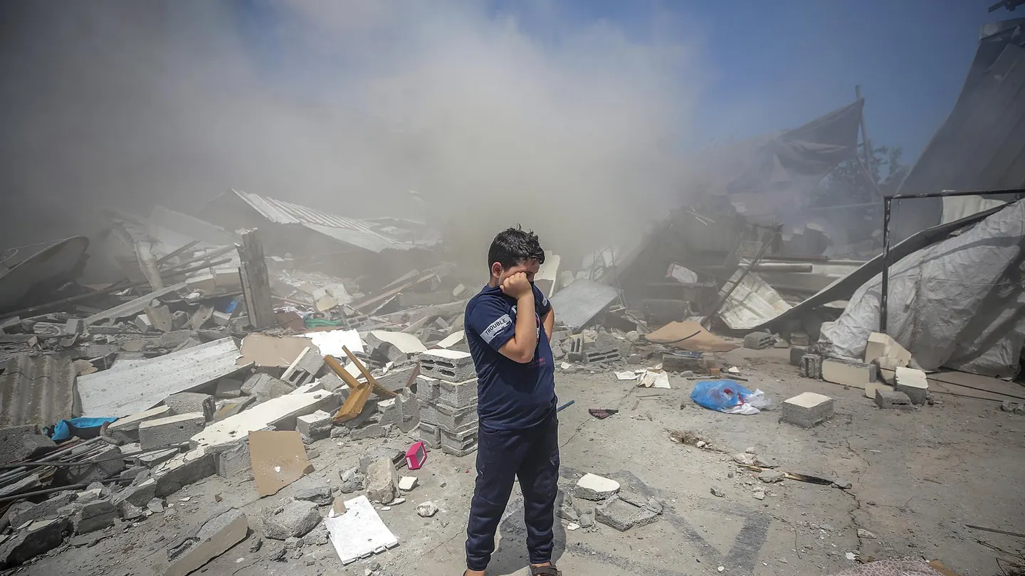 Una madre palestina: "Esta noche he dormido con mis hijos por si morimos, hacerlo todos juntos" Una madre palestina: "Esta noche he dormido con mis hijos por si morimos, hacerlo todos juntos"